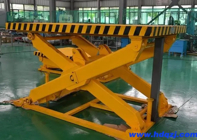 施工升降機(jī)廠(chǎng)家教你如何安全操作: 施工升降機(jī)廠(chǎng)家教你如何安全操作:
